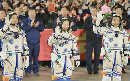 神州十三號(hào)發(fā)射圓滿成功